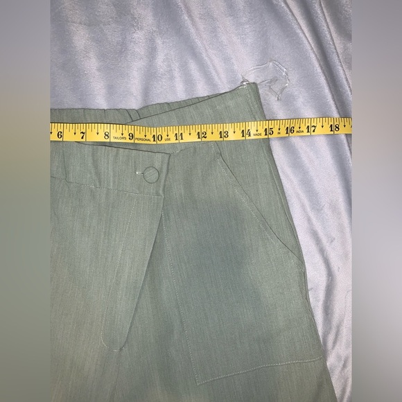 Entro soft Olive Green Cargo Pants cross over waistband size small wideleg - Picture 4 of 7
